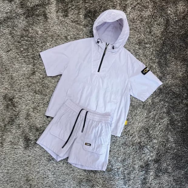 네셔널지오그래픽 여성 바람막이 셋업 S (90 / 67)