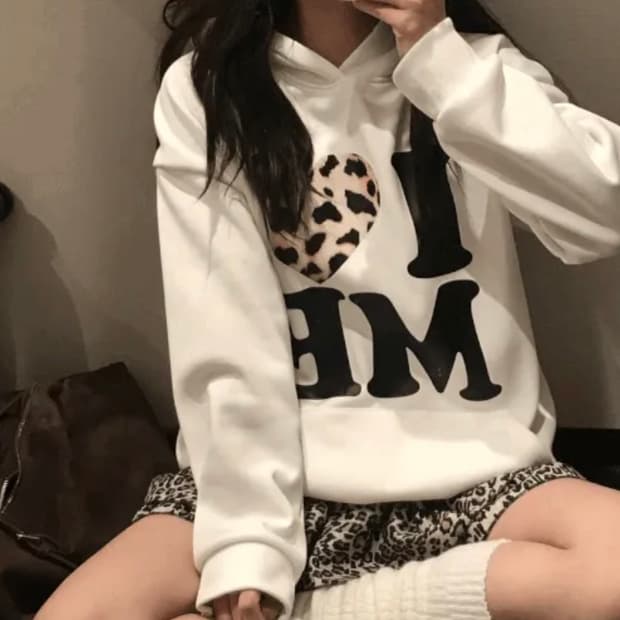 I LOVE ME 호피 하트 후드티