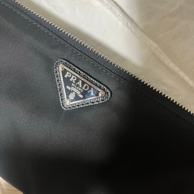 프라다 파우치 (정품)