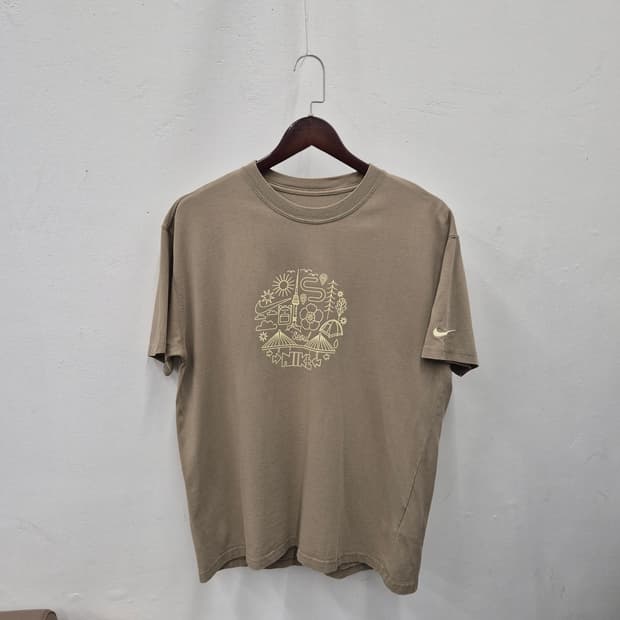 나이키 랜드마크 반팔티 L