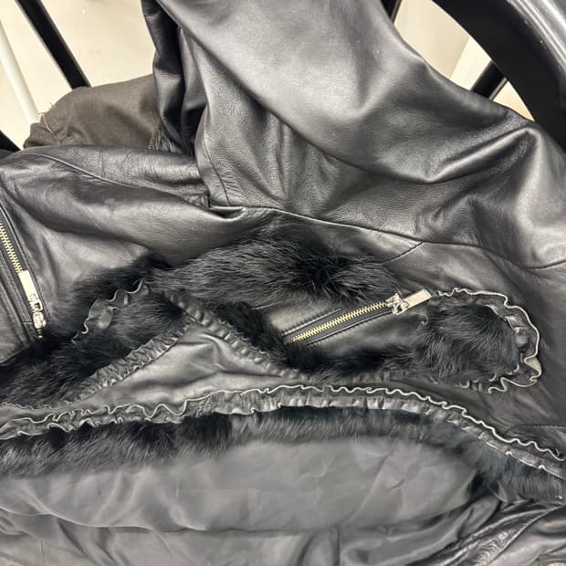 차일드매거진 가죽 2개