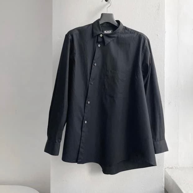 꼼데가르송블랙 비대칭셔츠 M
