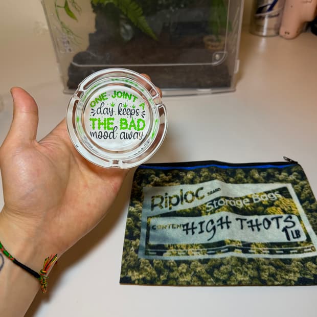 마리화나 레터링 애쉬트레이 재떨이