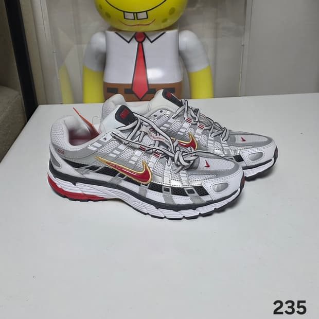 나이키 p-6000 화이트 바시티 레드 235