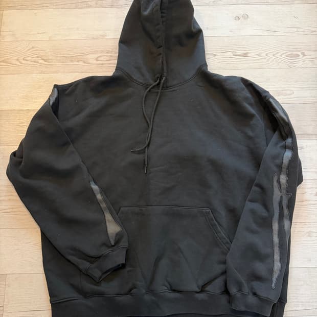 블랙아웃 본 후드