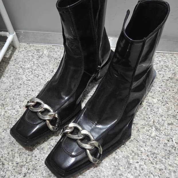 쏘유레슈어 collage 체인 부츠 260