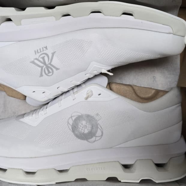 (45) KITH X 온러닝 클라우드존 화이트 아이스