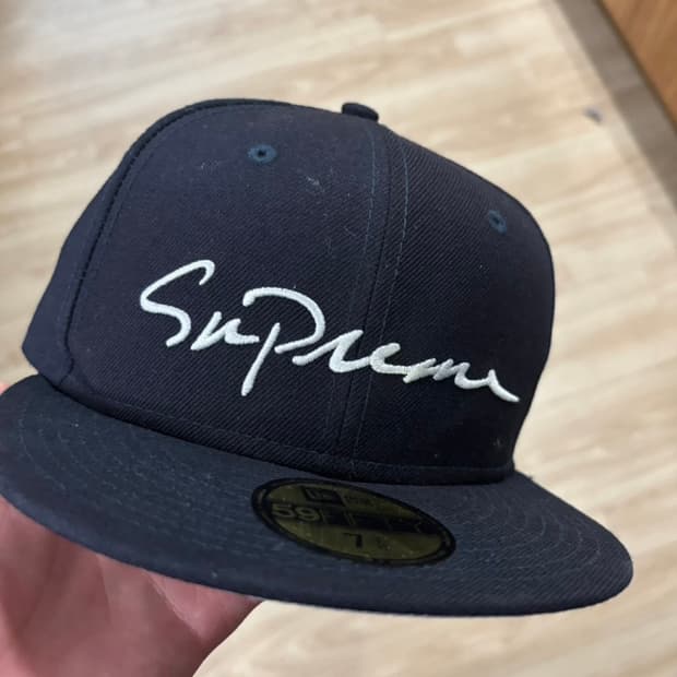 뉴에라 슈프림 모자