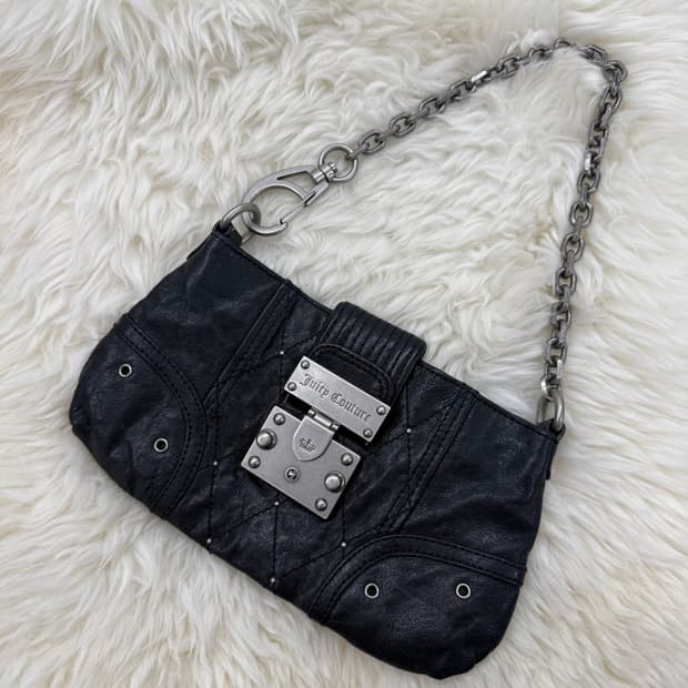 쥬시꾸뛰르 스터드 버클 체인 백