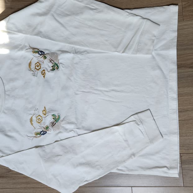 테일러토요 수베니어 티셔츠