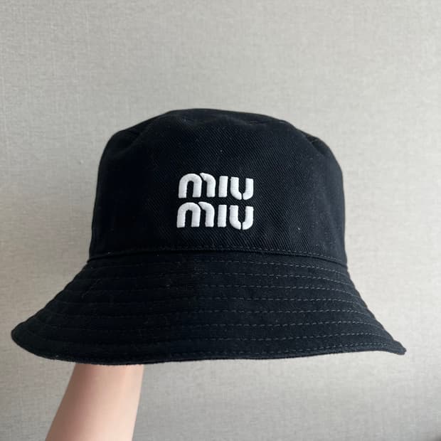 미우미우 버킷햇 M