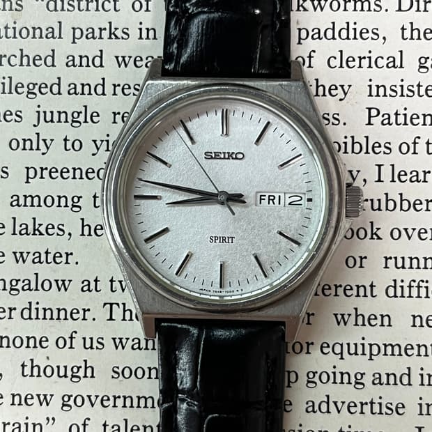 SEIKO SPIRIT 텍스처 다이얼 쿼츠