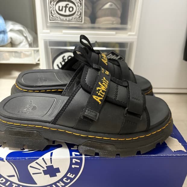 닥터마틴 에이스 밀드 Eu42 265cm  