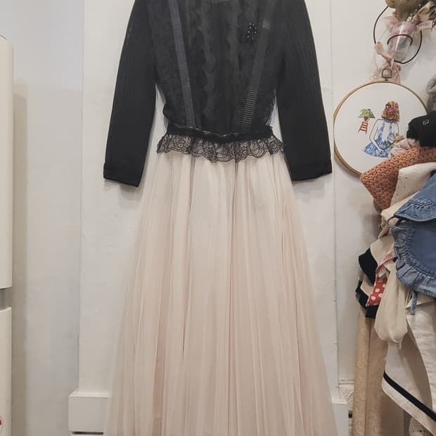 듀엘 니팅블라우스. 수입 레이스 샤 스커트