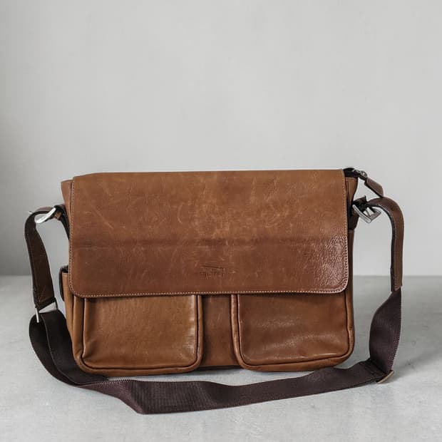 에스콰이어 빈티지 통가죽 크로스백