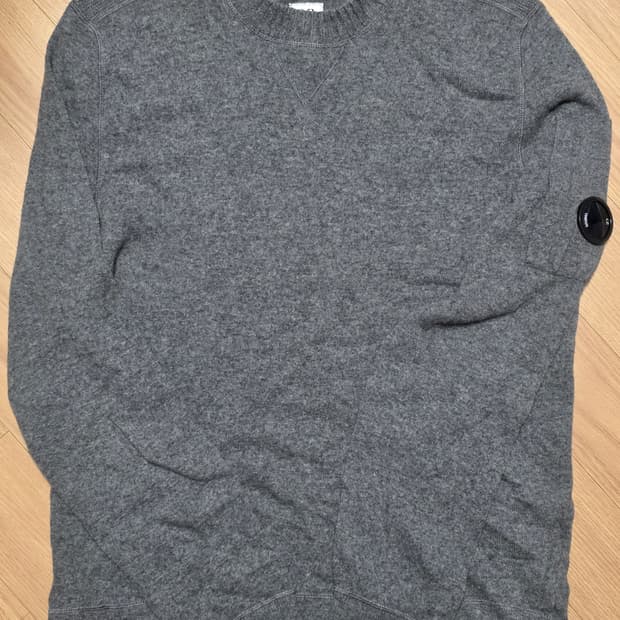 105) C.P.컴퍼니 렌즈 니트 그레이