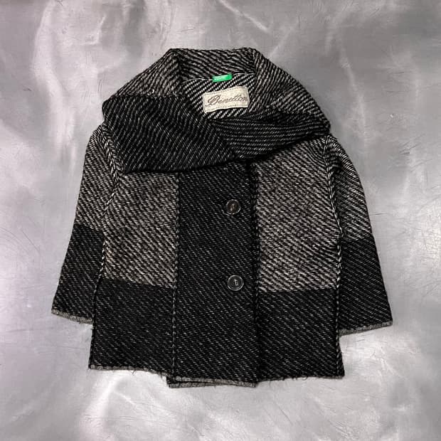  베네통 카라디테일 숏 코트 y14767