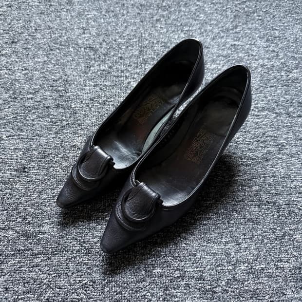 SALVATORE FERRAGAMO 펌프스 힐