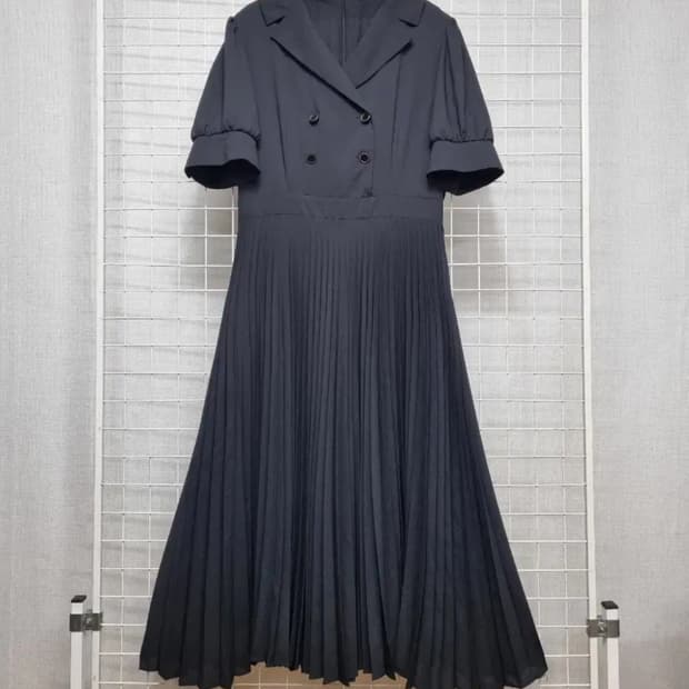 지컷 플리츠 원피스