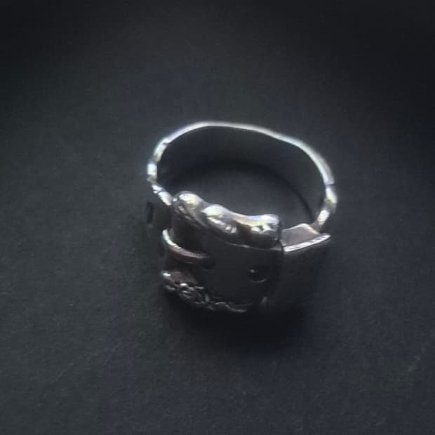 Erd rose buckle ring