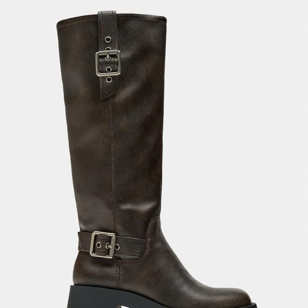 자라 버클 플랫 부츠