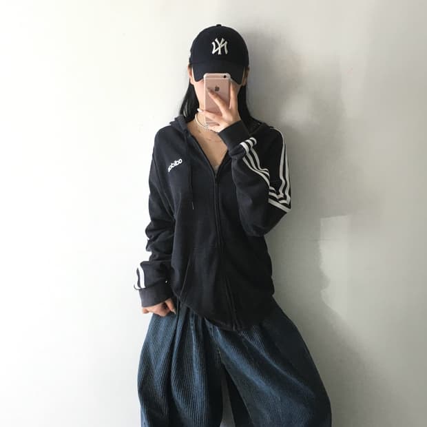 아디다스 레터링 로고 후드집업