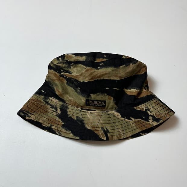 디아프바인16ss 타이거 카모 플라쥬 버킷 햇 Q1428