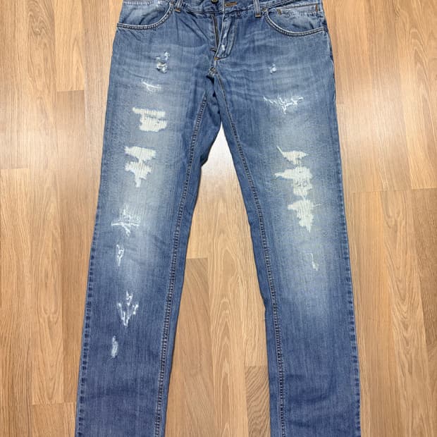 Dolce& Gabbana distressed jeans