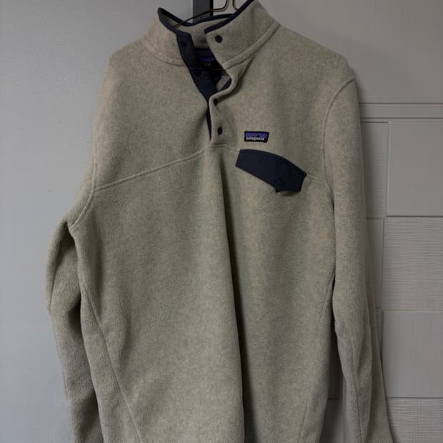 파타고니아 맨즈 라이트웨이트 신칠라 오트밀 L