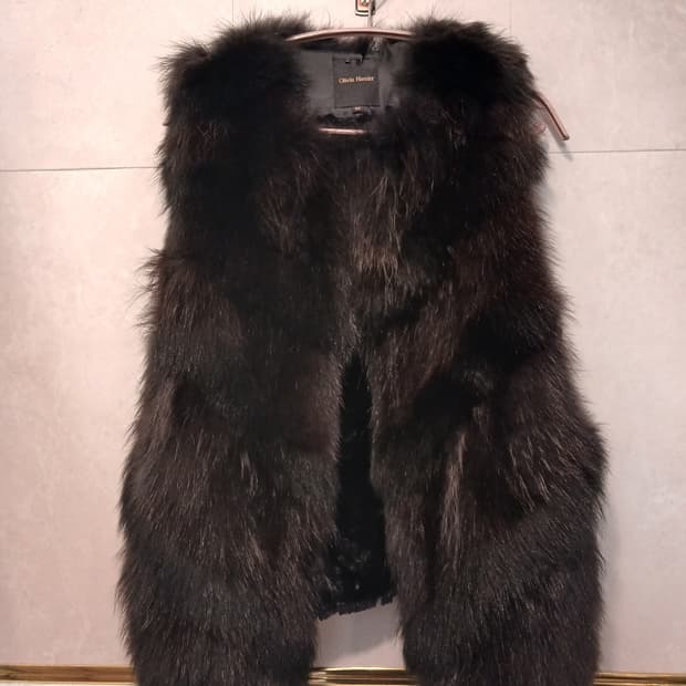 올리비아하슬러 정품 여성 라쿤털+여우털 100% 조합 조끼 90 사이즈