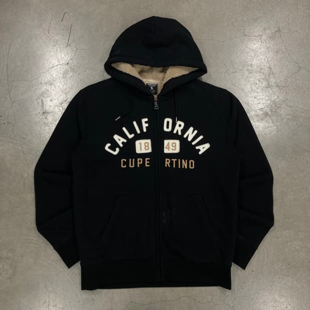 후아유 블랙 컬러 스펠아웃 빅로고 기모 후드집업