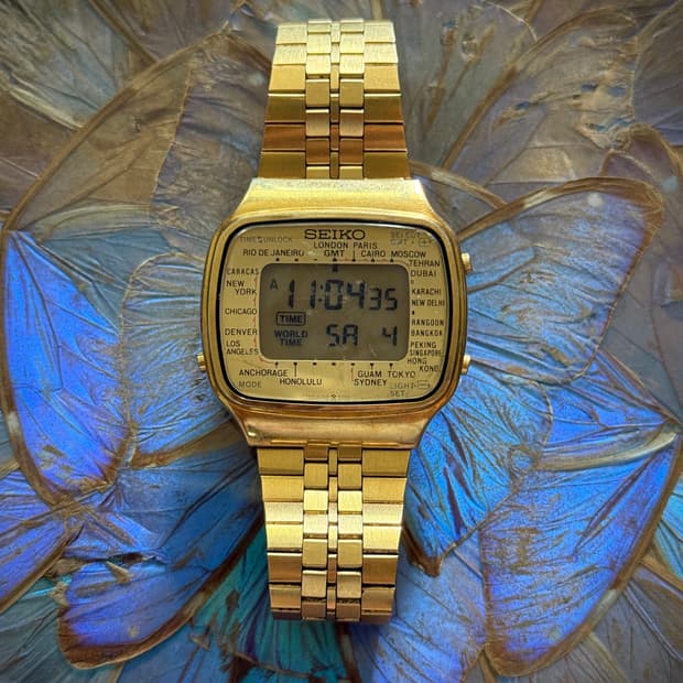 Seiko World time Digital Gold Quartz