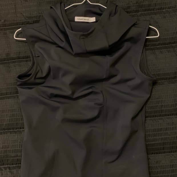 Cowl neck pintuck sleeveless BLACK