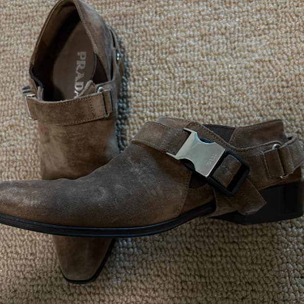 프라다 브라운 스웨이드 버클 앵클 부츠