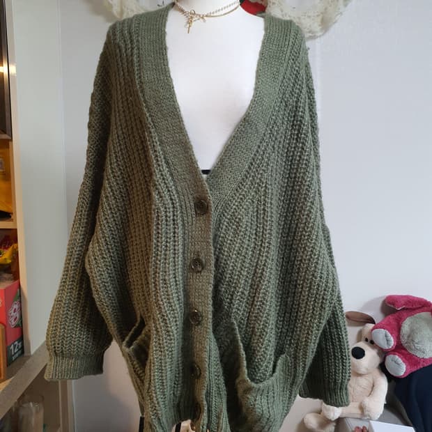 [모리걸] 루즈핏 오버핏 브이넥 니트 가디건 카키