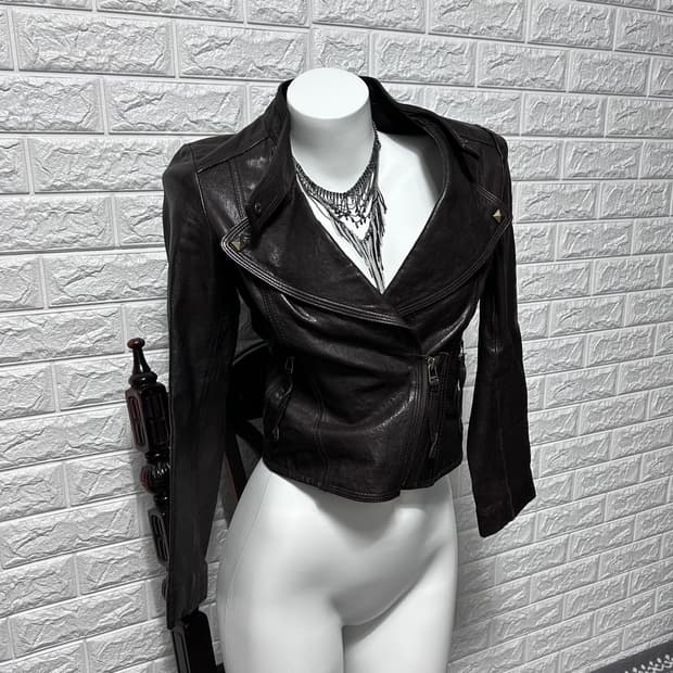 Vov 브라운 스터드 램스킨 자켓