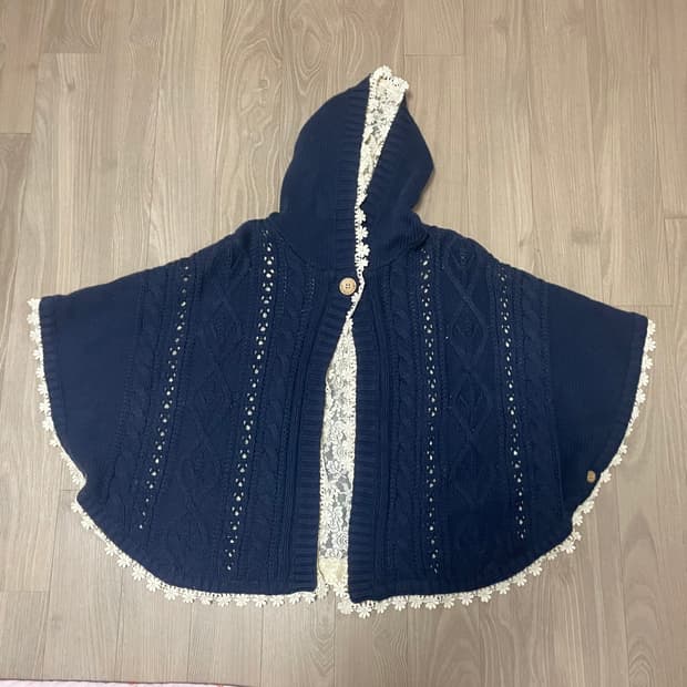 어스뮤직 네이비 케이프 리버시블 레이스 모리걸 페어리 화이트