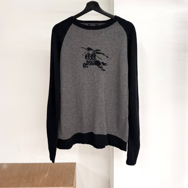 버버리 그레이 이퀘스트리안 나이트 스웨터