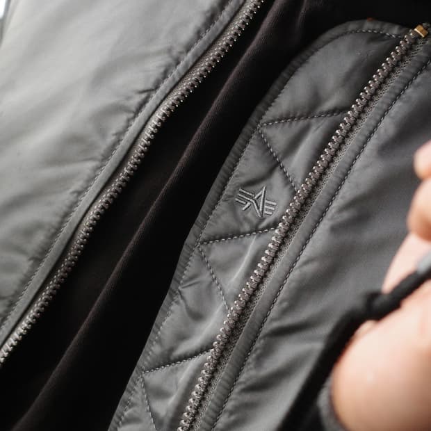 알파 인더스트리 MA-1 자켓