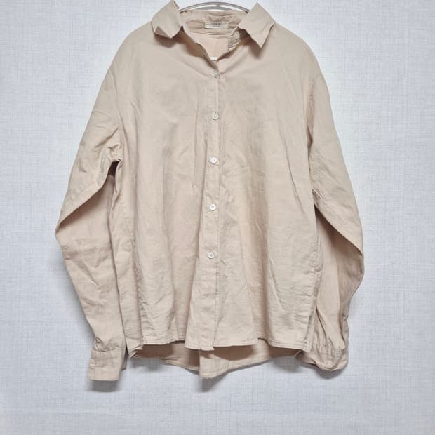 베이지색 셔츠 남방