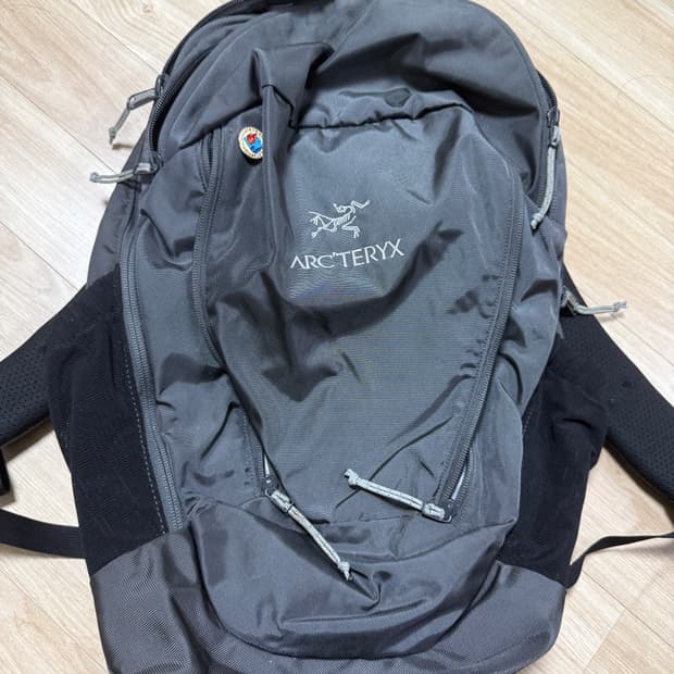 아크테릭스 맨티스 26 구형 회색