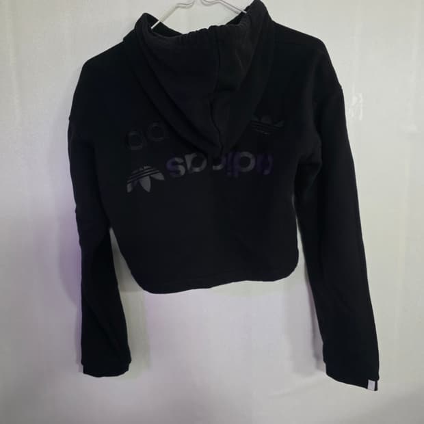 아디다스 블랙 크롭 후드티 XS/총장40/가슴48/