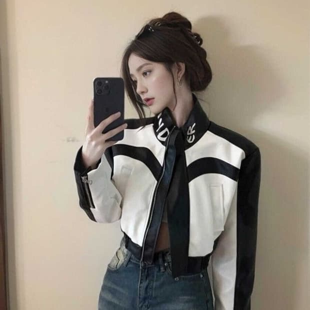 24Ans  크롭레더점퍼 