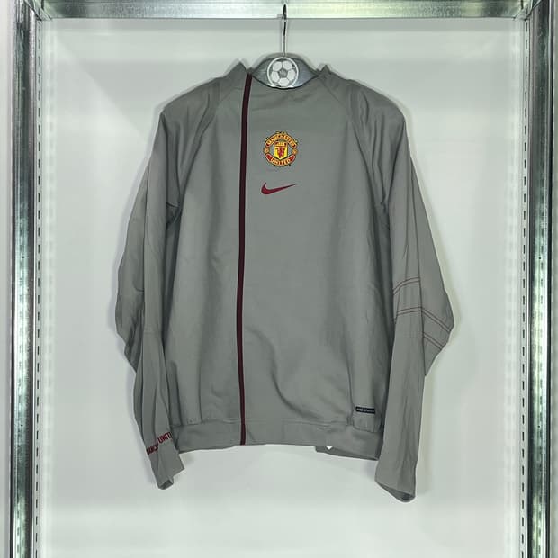 나이키 맨체스터 유나이티드 FC 쉘탑