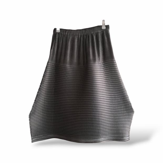 이세이미야케 스트럭쳐 플리츠 스커트