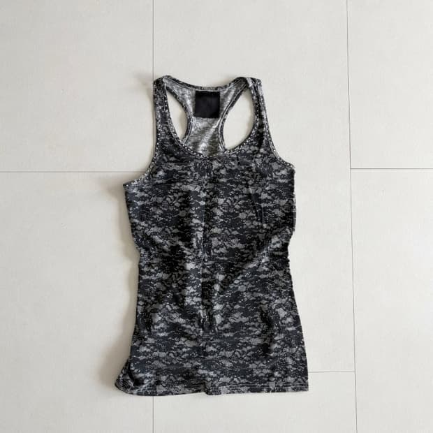 rose sleeveless top