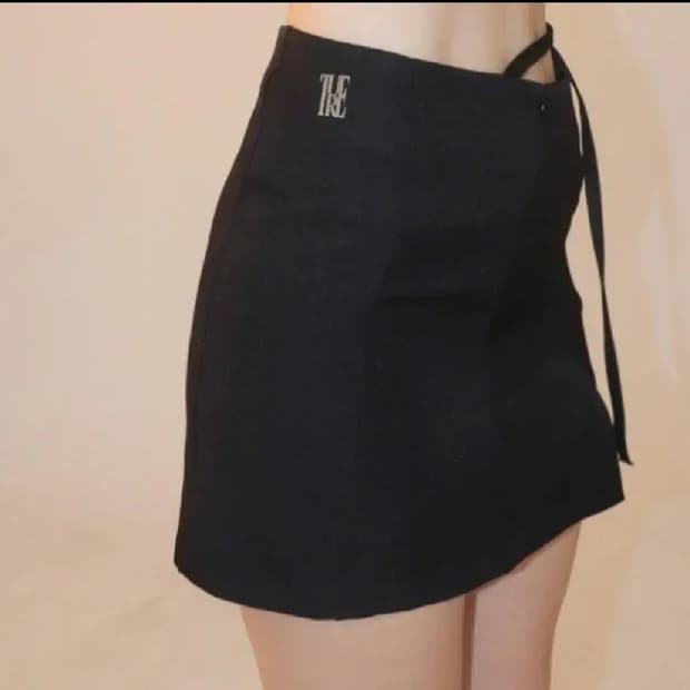 오브이 티유알이 스트랩 언발란스 스커트