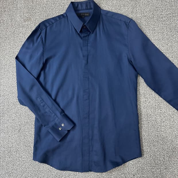 솔리드옴므 네이비 컬러 셔츠