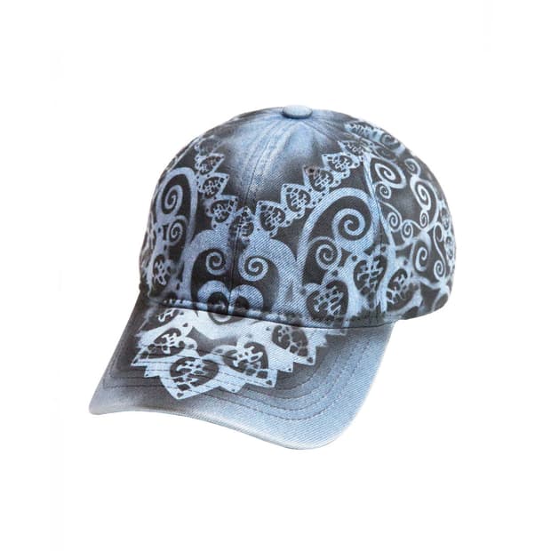 YUEQI QI 유에치치 Airbrushed Baseball cap