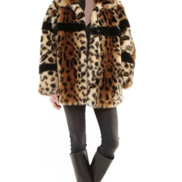 에셴셜 앤트워프 오버핏 레오파드 퍼코트